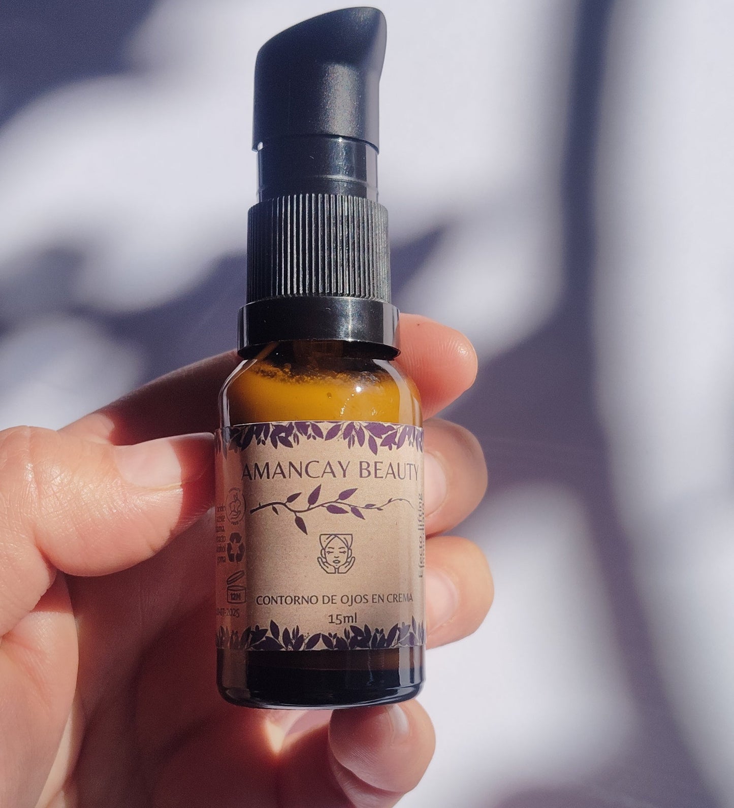 Contorno de ojos en crema